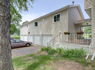 7440 Landau Curv, Bloomington, MN 55438