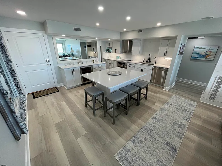 1703 Beach Ter #4N — Photo 5