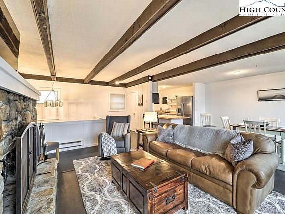 4th image of 111 Courtside Lane #B10