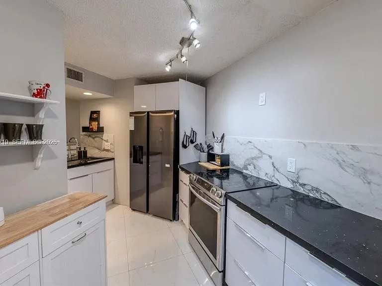 10451 W Broward Blvd #201 — Photo 7