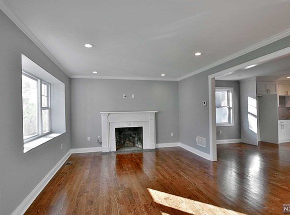 4th image of 6-14 6th St #1X