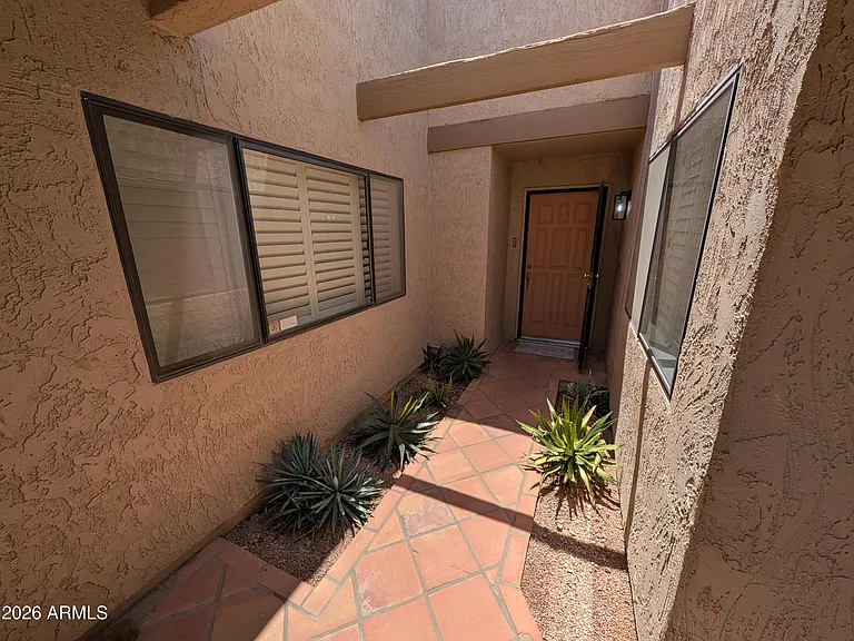 5650 N 78th Pl — Photo 3