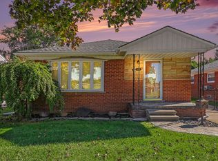 9351 Laurence Ave, Allen Park, MI 48101