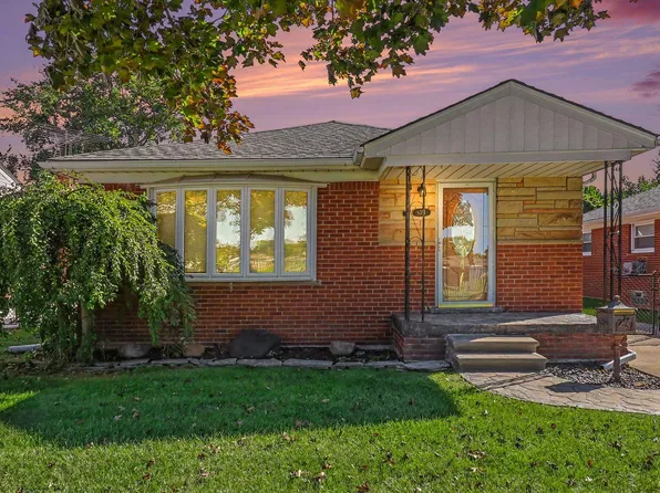 9351 Laurence Ave, Allen Park, MI 48101