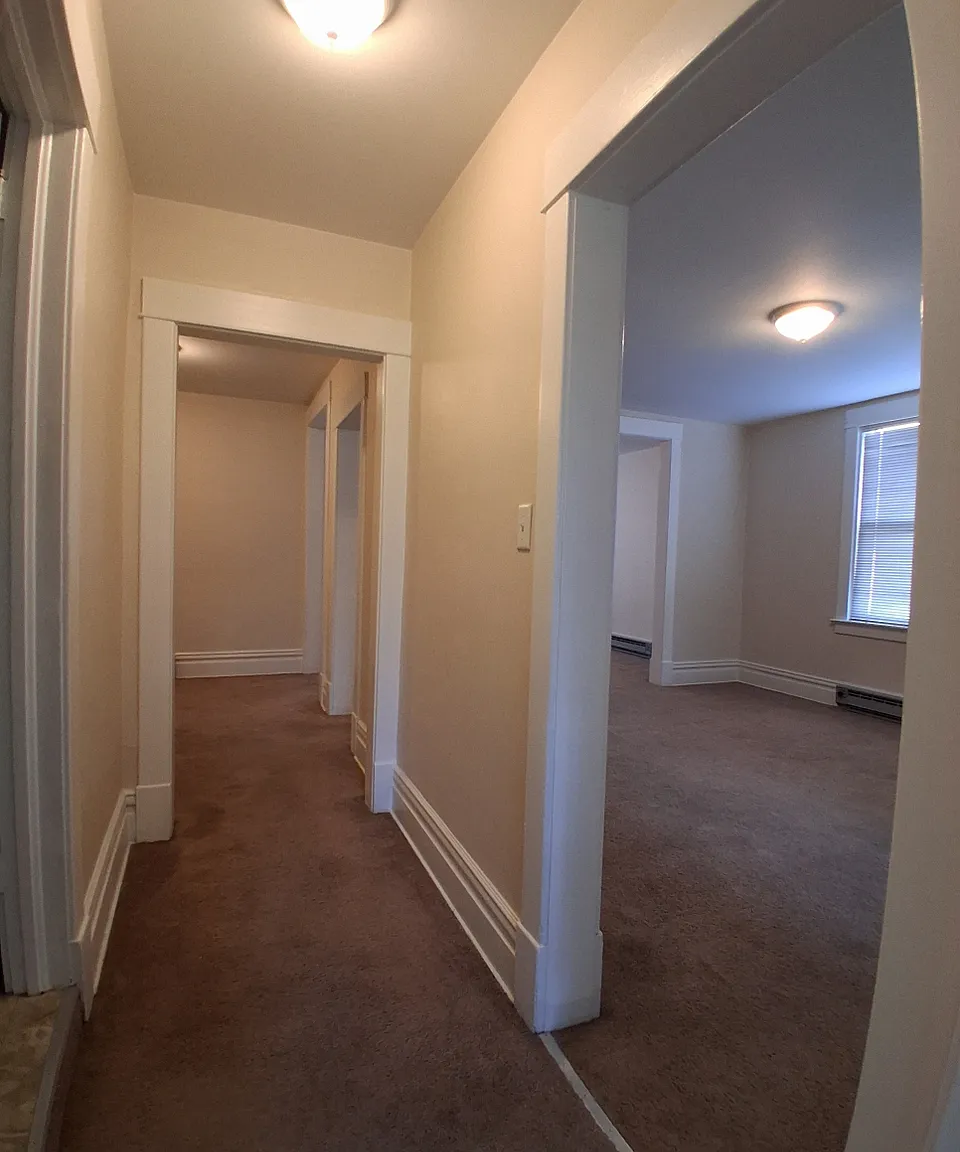 2 bed, 900 sqft, $1,100 — Photo 4