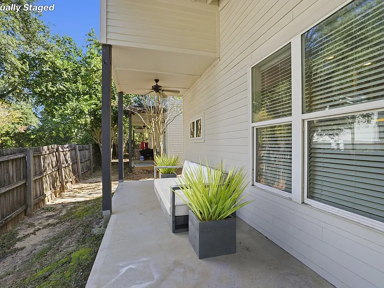 1824 Greentree Ln — Photo 37
