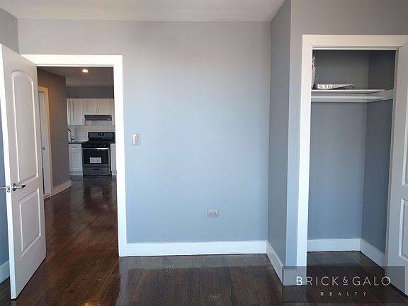 4th image of 557 E 21st St APT 4C