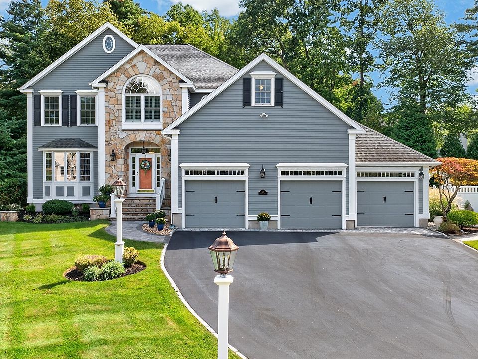 1st image of 21 Somerset Dr