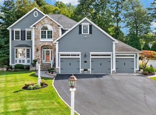 21 Somerset Dr, Andover, MA 01810