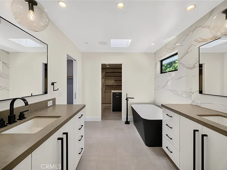 17 Monarch Bay Dr — Photo 44