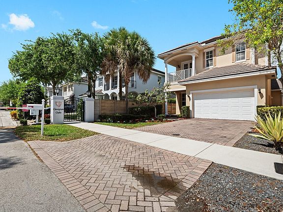 2nd image of 1535 SW 23rd Street