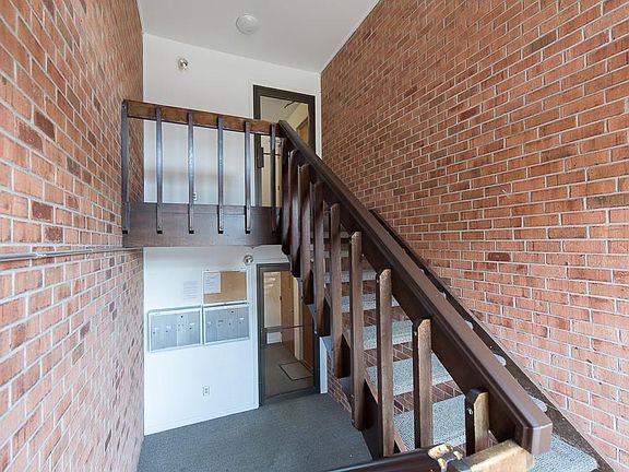 2nd image of 1141 1/2 Hartford Ave APT 3B