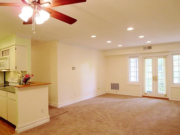 Large Living/Dining room