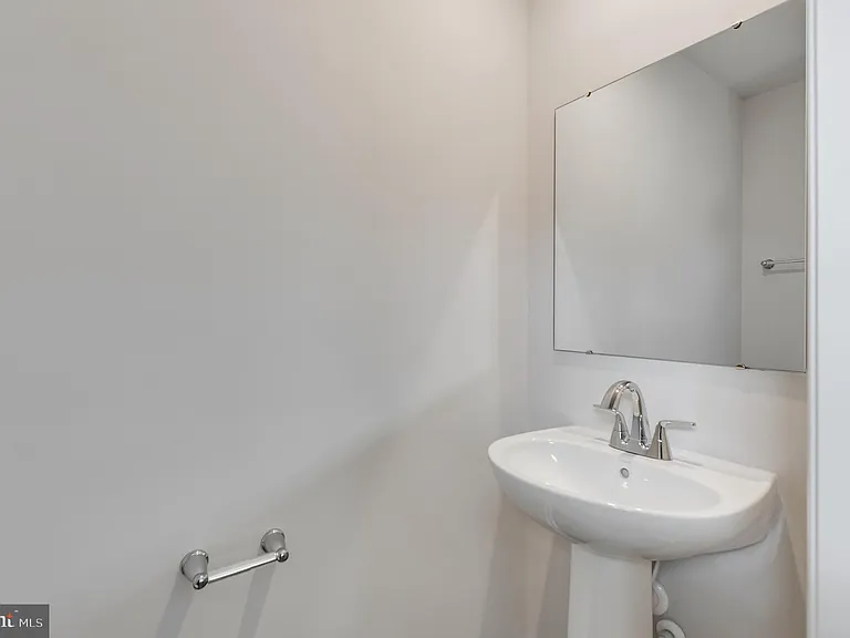 7301 Statesman Blvd — Photo 25