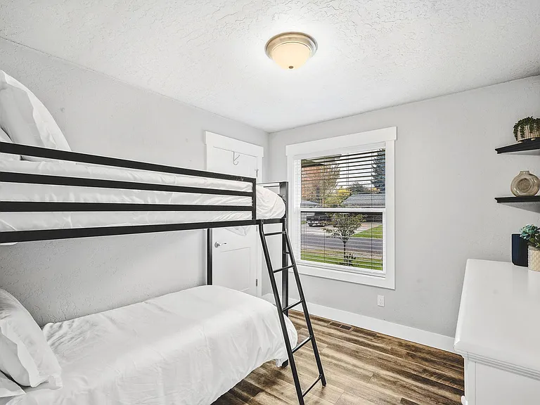 11168 N Bartlett Ave — Photo 19