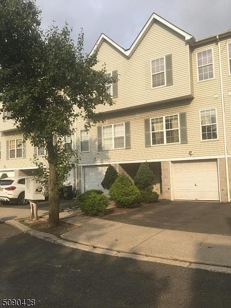 1st image of 18 Carmella Ct