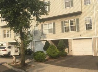 18 Carmella Ct, Newark, NJ 07104