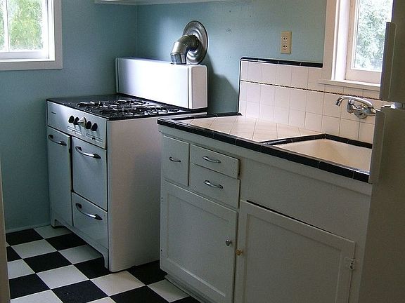 5th image of 1121 & 1129 Magnolia Ave #144