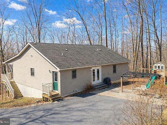 3rd image of 2800 Kaetzel Rd