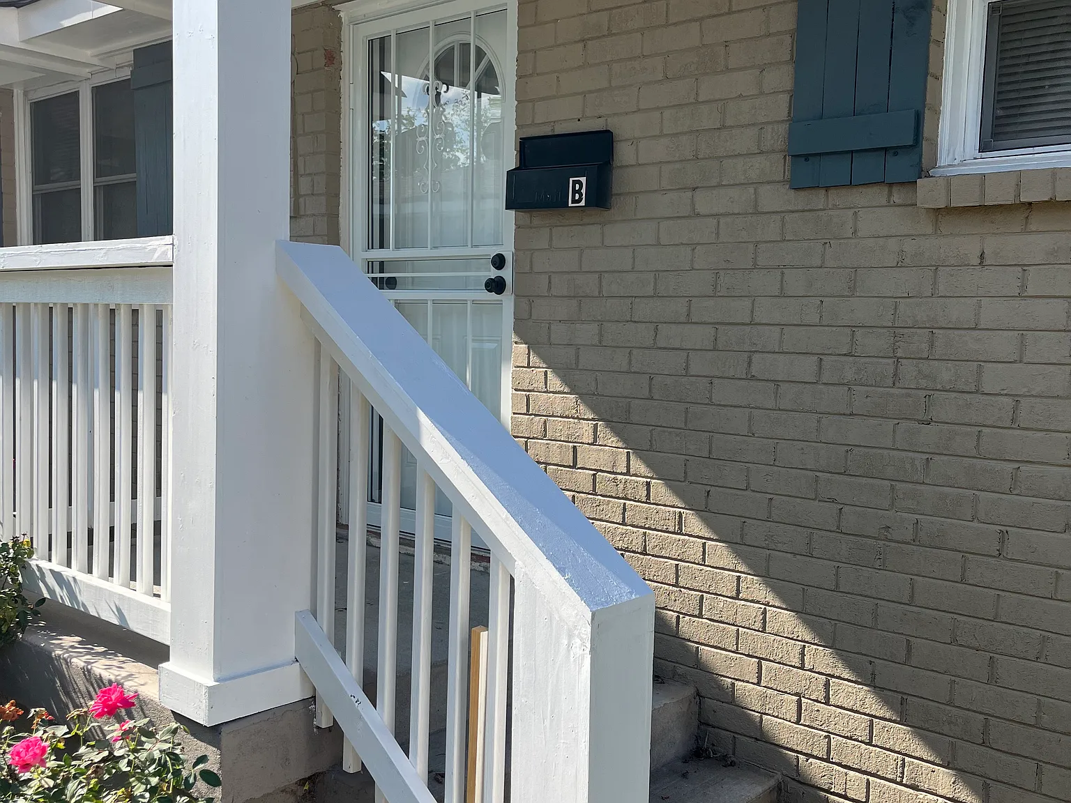 114 Neill Ave — Photo 1