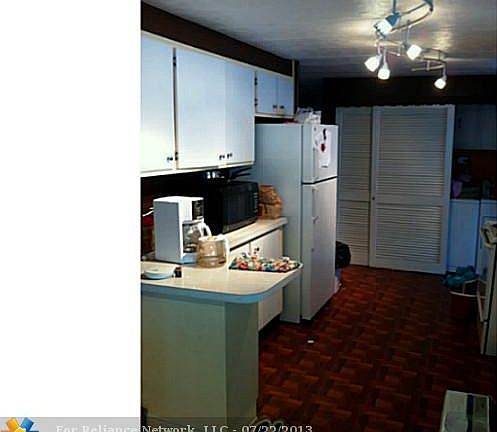 4th image of 2908 Lakeshore Dr