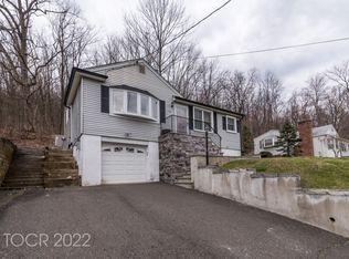 195 Hillside Dr, North Haledon, NJ 07508
