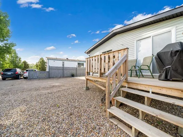 341 NE Cornell Cres SW, Medicine Hat, AB T1A 7Z3