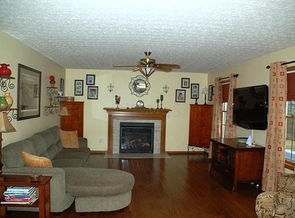 2nd image of 183 Bellebrooke Dr