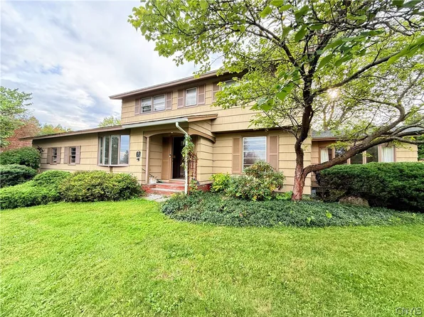 318 Cooper Ln, Syracuse, NY 13214