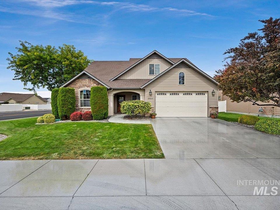1st image of 2603 Carriage Way