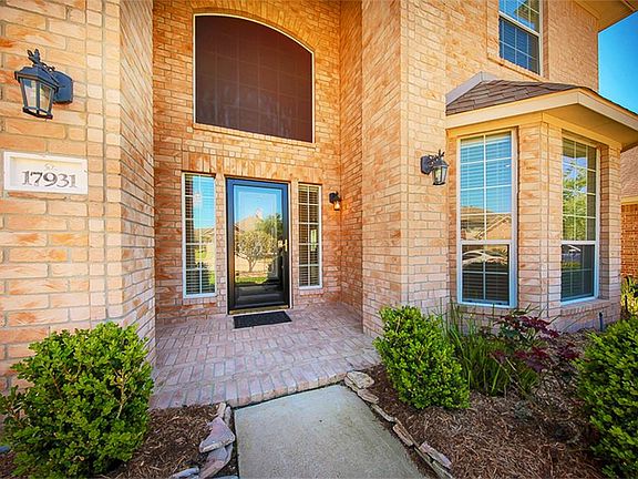 2nd image of 17931 Oakridge Canyon Ln