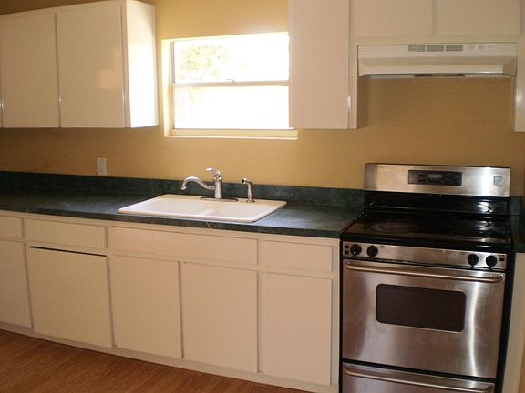 4th image of 303 N Arrawana Ave