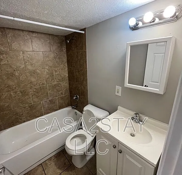 411 Iowa Ave #4 — Photo 5