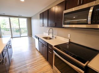 Honey Creek Place, Milwaukee, WI 53213