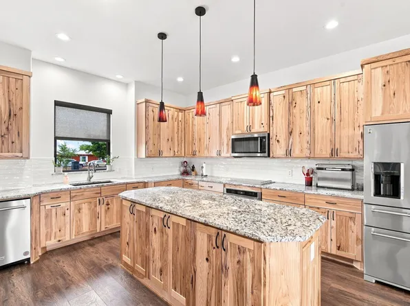 140 Lone Elm Rd, Waxahachie, TX 75167
