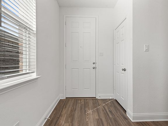 4th image of 936 Brock Dr