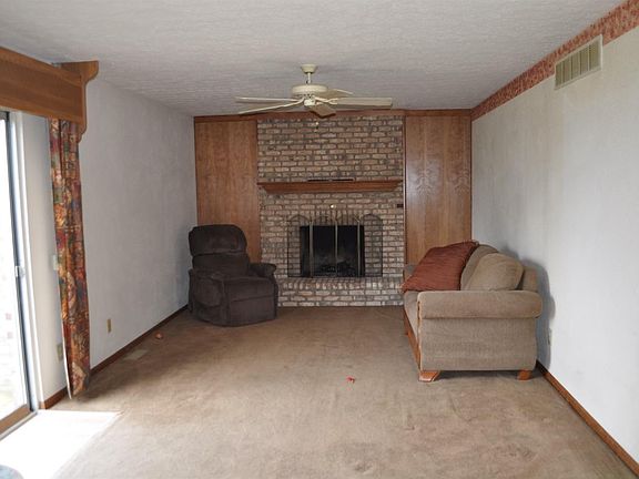 3rd image of 4694 Aspen Dr