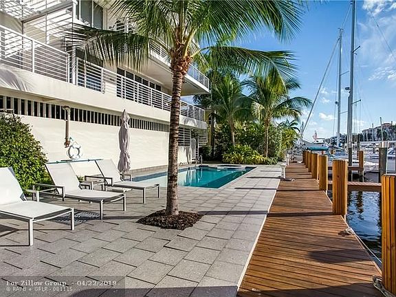 5th image of 151 Isle Of Venice Dr APT 4B