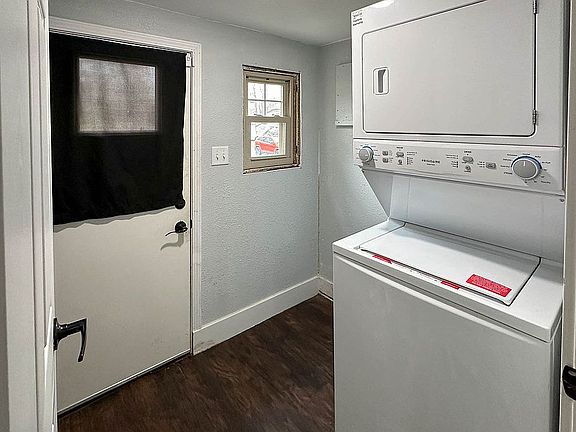 4th image of 832 East St