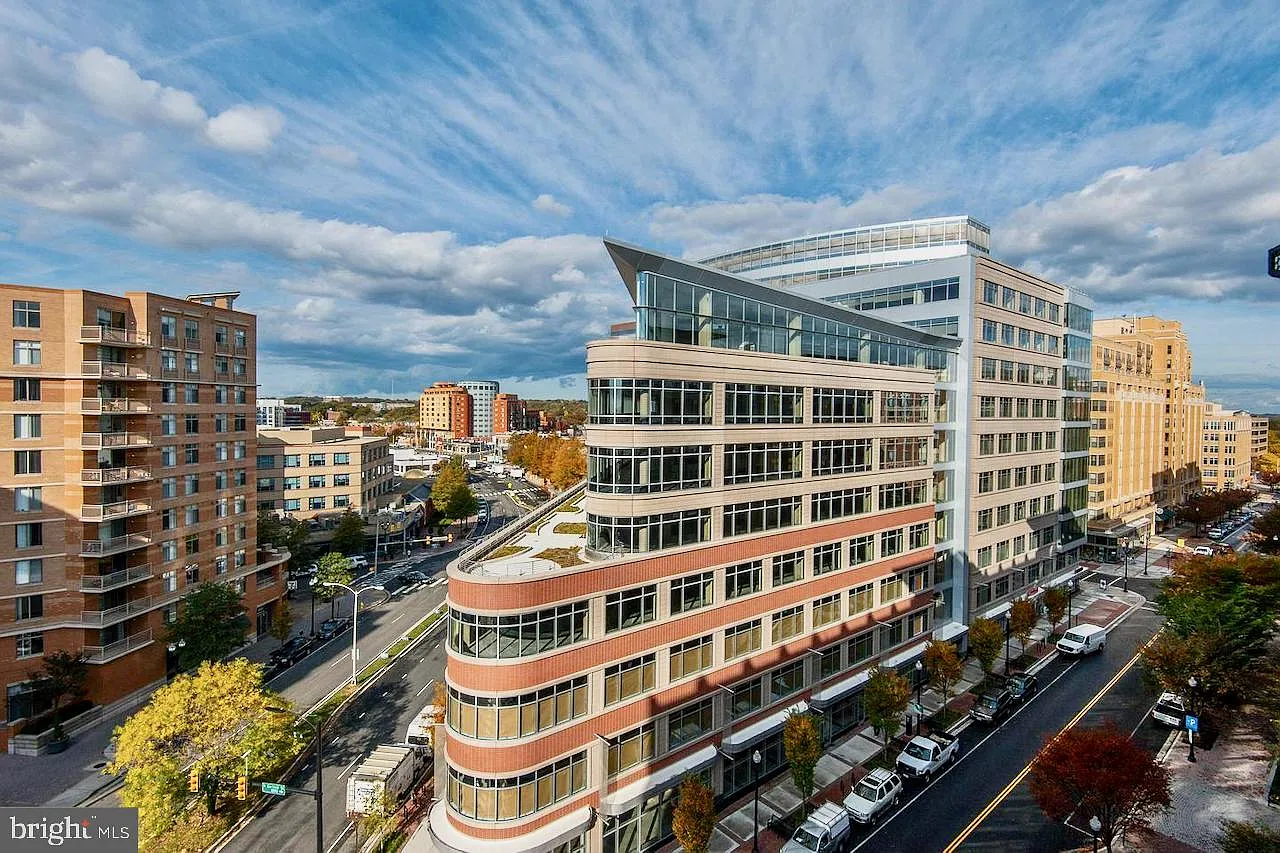 1 bed, 1.0 bath, 746 sqft, $2,900 — Photo 1