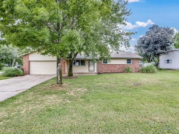 1646 Timberline Dr, Rose Hill, KS 67133