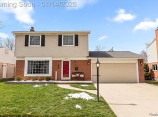 11475 Cedar Ln, Plymouth, MI 48170
