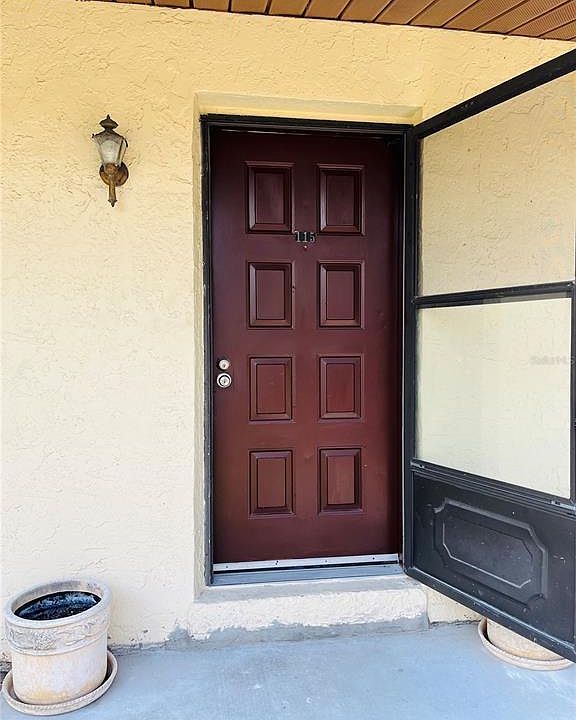 1st image of 115 SE Jefferson Cir N #B