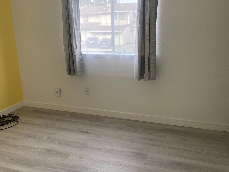 1st image of 199 Saint Marks Ct