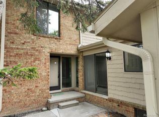 7103 Pebble Park Dr, West Bloomfield, MI