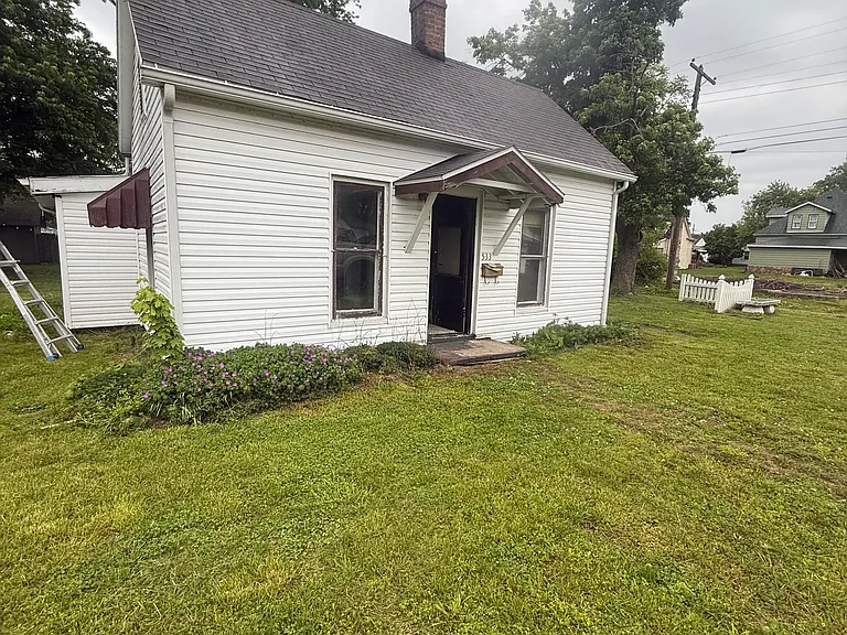 533 Higgins St — Photo 2