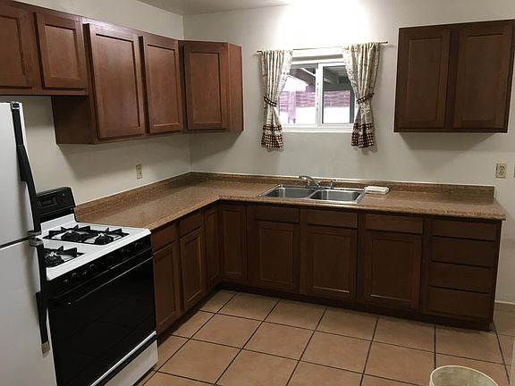 4th image of 1834 La Veta Dr NE
