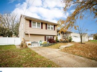 6 Winding Way Rd, Stratford, NJ 08084