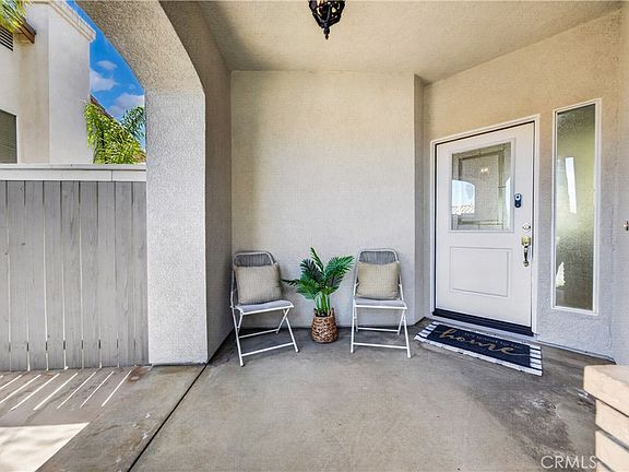 4th image of 27322 Barcelona Dr