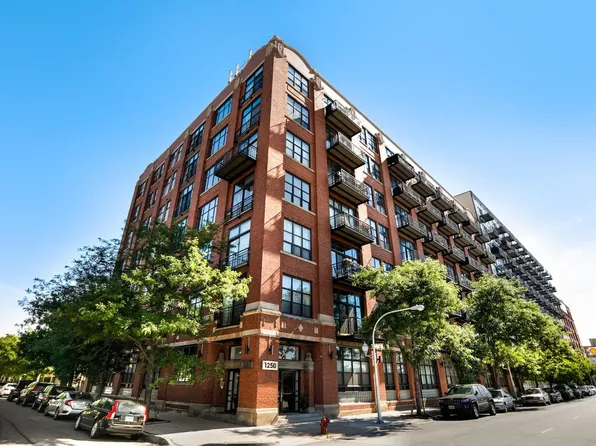 1250 W Van Buren St, Chicago, IL